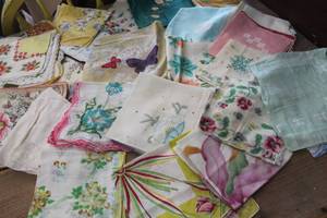 lot 4589 image: Vintage Hankies