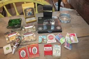 lot 4612 image: Antique Porcelain Pipe, Ashtrays and More