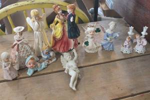 lot 4622 image: Angel Figurines and More