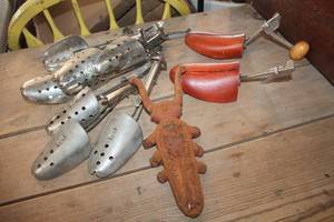 lot 4634 image: Vintage Cast Iron Boot Puller and Shoe Stretchers