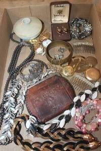 lot 4638 image: Misc. Jewelry & More