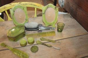 lot 4639 image: Vintage Dresser Set & More