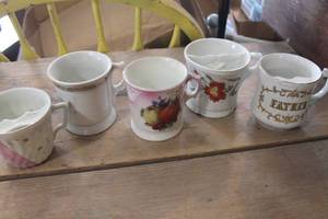lot 4647 image: Vintage Coffee Cups