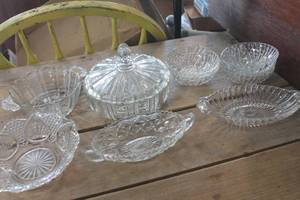 lot 4659 image: Vintage Candy Dish and More