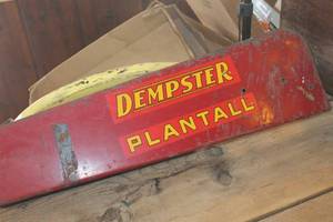 lot 4664 image: Vintage Dempster Plantall Metal Piece 7 x25
