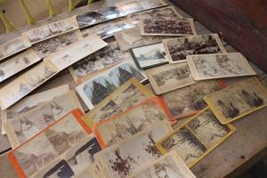 lot 4683 image: Antique Stereoscope Cards