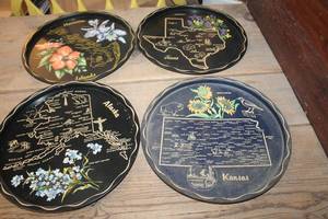 lot 4698 image: Vintage Metal State Trays