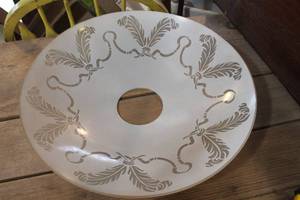 lot 4727 image: 17 Glass Light Shade