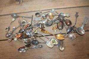 lot 4745 image: Vintage Souvenir Spoons