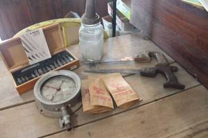 lot 4757 image: Vintage Oil Bottle, Knife Set, Saws & More