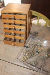 lot 4777 image: Vintage Wood Jewelry Box and Jewelry