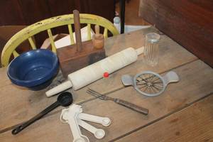 lot 4781 image: Antique Wood Butter Molds and More