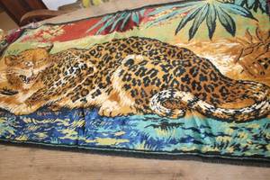 lot 4837 image: Vintage Cheetah Tapestry 21 x 38