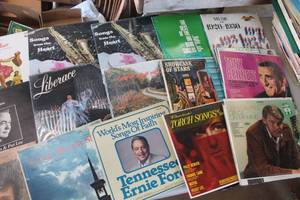 lot 4853 image: Vintage Records Tony Bennet, Glen Campbell & More