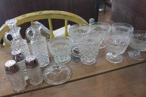 lot 4866 image: Vintage Cut Glass S&P Shakers & More
