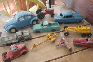 lot 4877 image: Vintage Metal Toy Vehicles and More
