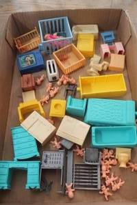 lot 4882 image: Flat of Vintage Doll House Furniture & More