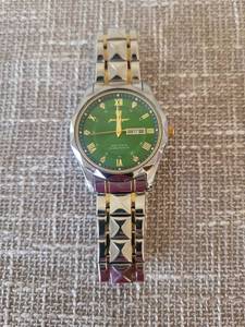 lot 2 image: Poedagar Top Brand Luxury Fashion Green Dial Watch Men Waterproof Luminous Week Date Clock Sport Watches Mens Quartz Wristwatch