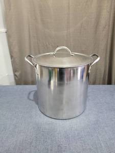 lot 639 image: Stainless Steel Stock Pot with Lid and Handles