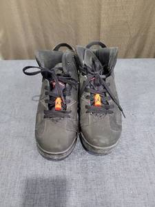 lot 644 image: Jordan 6.5Y UK 6 EUR 39 High-Top Basketball Shoes Black Orange Size 6.5Y