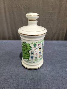 lot 667 image: Weller Distillery Irish Emerald Isle Porcelain Decanter 1969 Empty
