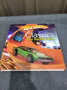 lot 693 image: Hot Wheels Classics The Redline Era by Angelo Van Bogart Book