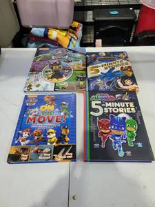 lot 695 image: Childrens Book Lot Paw Patrol, Batman 5-Minute Stories (4 books)