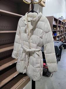lot 703 image: Old Navy Puffer Coat with Belt Size Medium