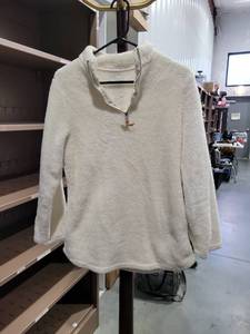 lot 708 image: Cream Fuzzy Pullover Sweater with Collar and Necklace Size Unknown