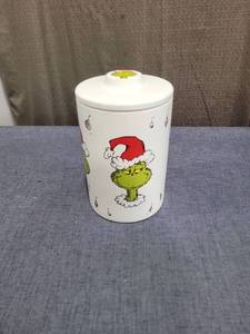 lot 724 image: Dr. Seuss How the GRINCH Stole Christmas Ceramic Canister Cookie Jar