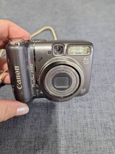 lot 738 image: Canon PowerShot A590 IS Digital Camera 8.0MP 4x Optical Zoom