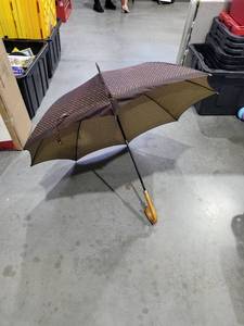 lot 752 image: TRENDY FASHION UMBRELLA