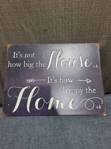 lot 761 image: Wall Decor Sign Its Not How Big the House Happy Home