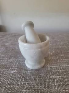lot 762 image: Mortar and Pestle Set White