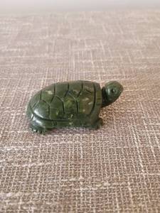 lot 772 image: Carved Green Turtle Figurine