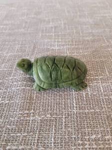 lot 777 image: Green Carved Turtle Figurine