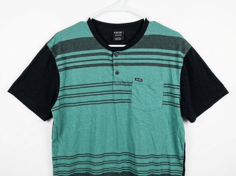 lot 25714 image: Zoo York Henley Short Sleeve Striped T-Shirt XL