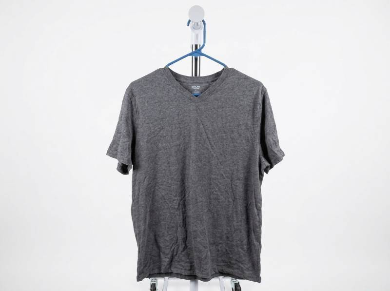 lot 25723 image: Highland V-Neck Short Sleeve T-Shirt Size L