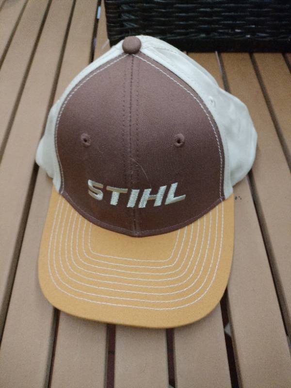 lot 58325 image: Stihl Snapback trucker hat