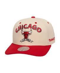 lot 58331 image: Mitchell & Ness Chicago Bulls snapback hat