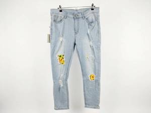 lot 25024 image: Light Wash Distressed Jeans w Graphic Patches Size L