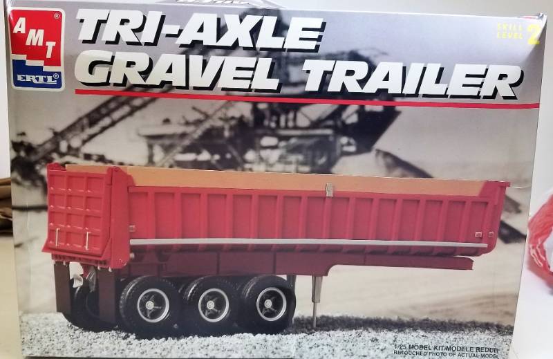 AMT ERTL Tri-Axle Gravel Trailer / 1/25 scale model kit / #8628 