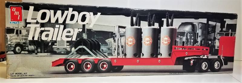 lot 1609 image: AMT ERTL Lowboy Trailer  125 Model Kit  #6683  Box sealed  NIB