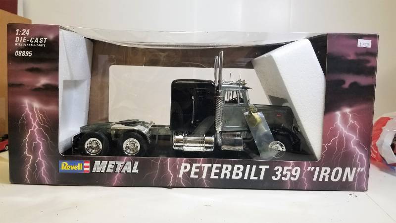 peterbilt diecast semi trucks