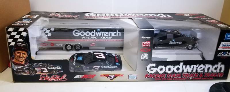 lot 1630 image: Goodwrench (Dale Earnharat) Racing Team Truck & Trailer  Die Cast Metal Collectors Edition  BIG  See Pix  NIB