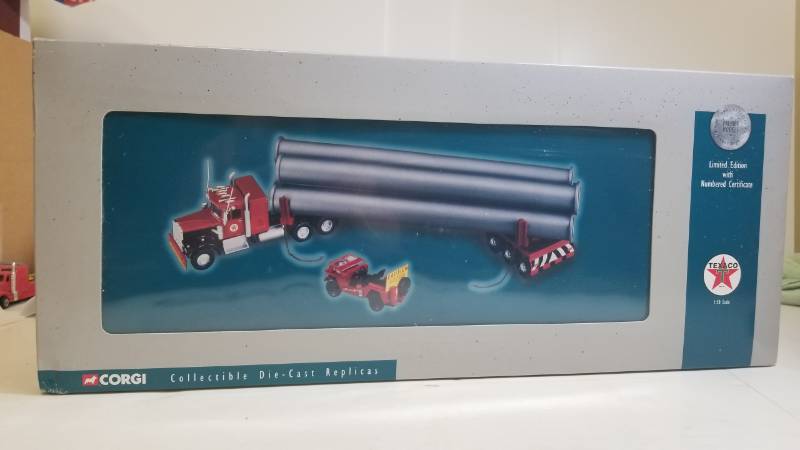 lot 1646 image: CORGI Collectible Die Cast Texaco Semi Wpipe line trailer  #US55704 150 scale  This is special  NIB