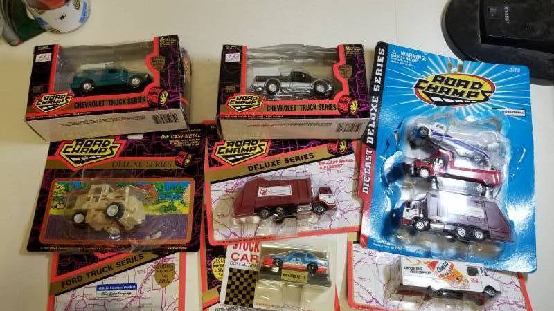 lot 1727 image: 1 Lot  12 items  Race Champions   See Pix  NIB