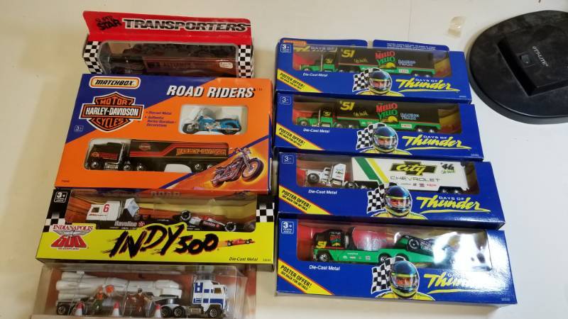 lot 1677 image: 1 Lot  8 items  Match Box Semis  See Pix  NIB