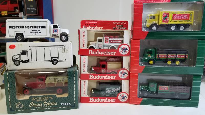 lot 1746 image: 1 Lot  8 each Beverage Trucks  164 scale  See Pix  NIB