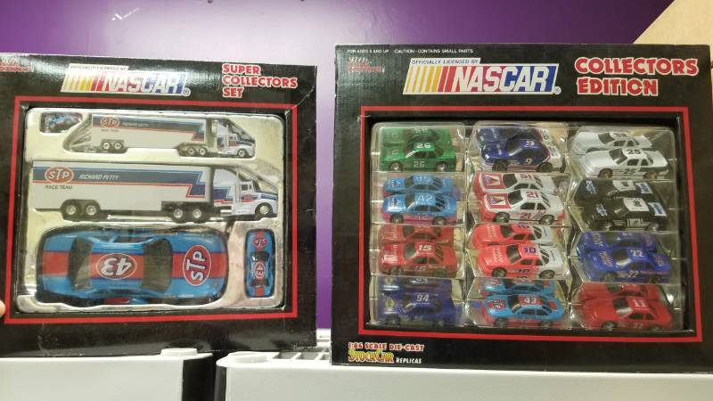 lot 1751 image: 2 sets Nascar Collectors Edition Sets  See Pix  NIB